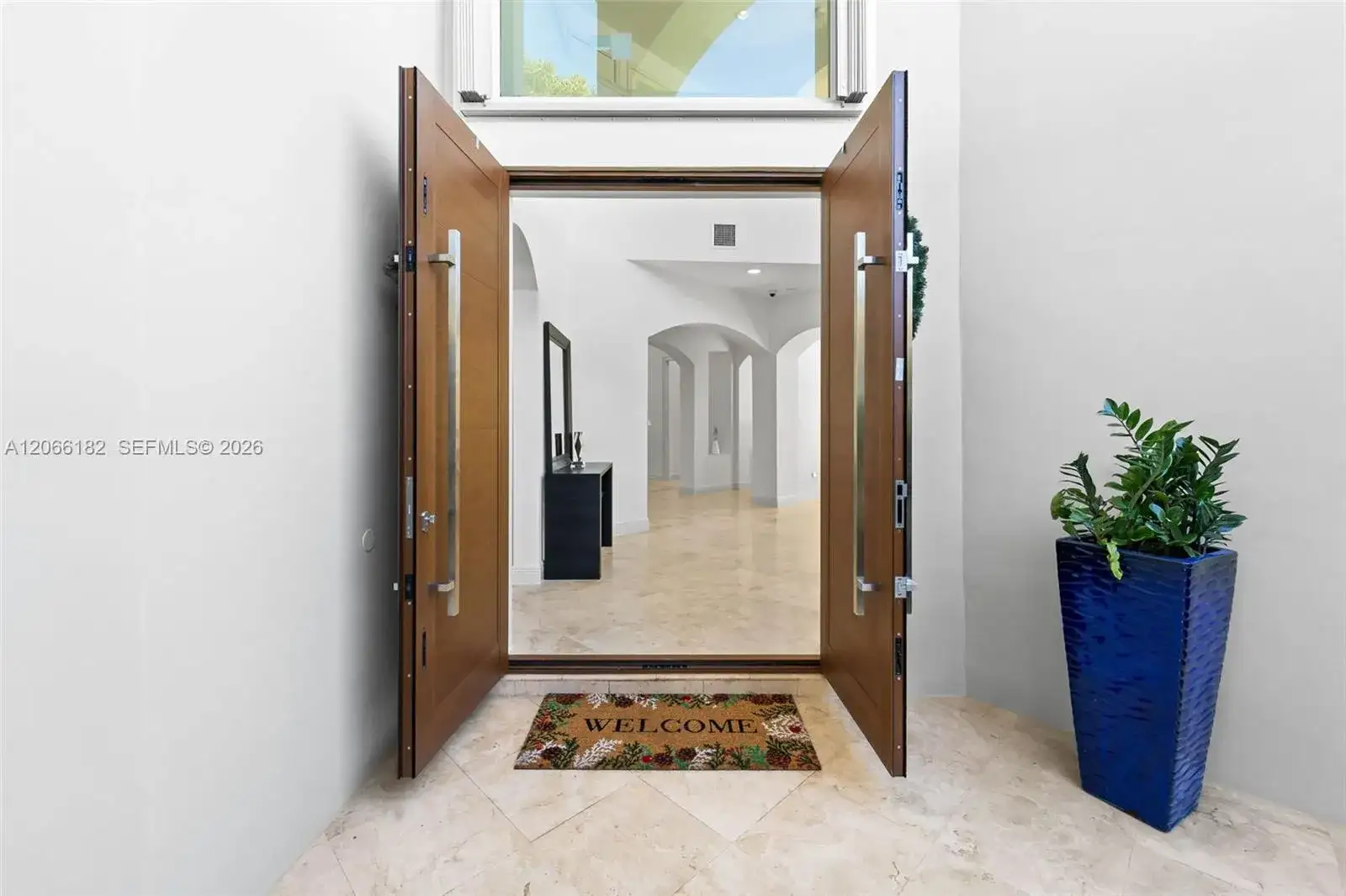 1490 Cleveland Rd, Miami Beach FL 33141 photo 3