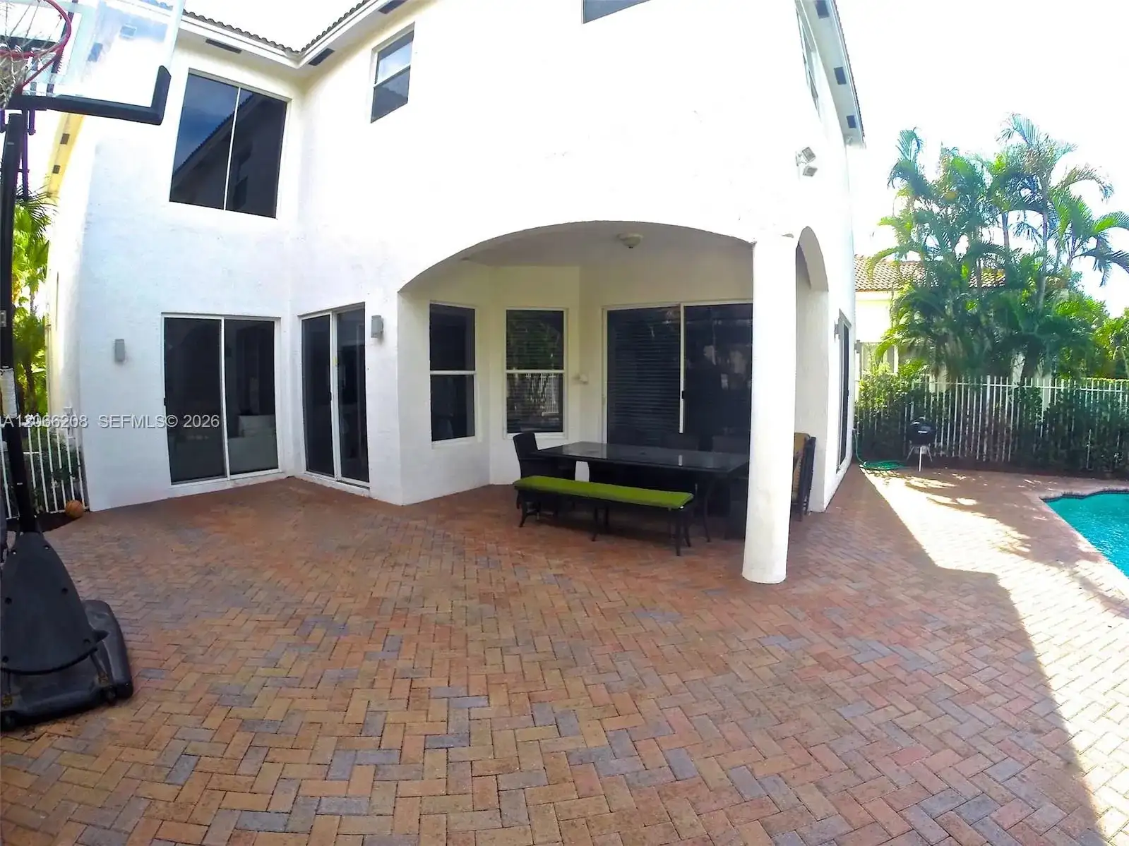 1675 NE 196th St, Miami FL 33179 photo 4