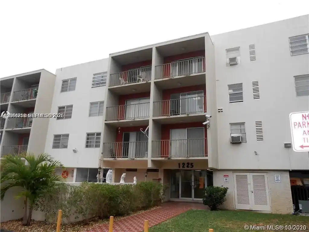 1225 NE 124th St # 28A, North Miami FL 33161