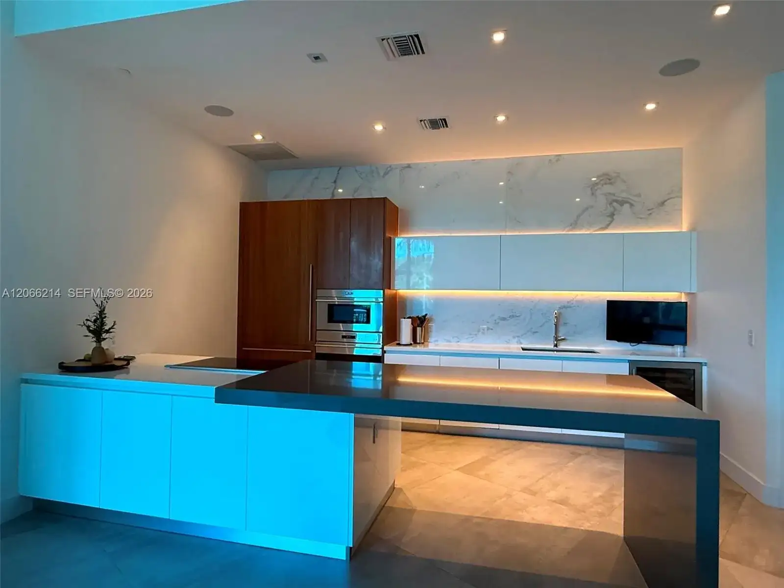 701 N Fort Lauderdale Blvd # 214, Fort Lauderdale FL 33304 photo 4