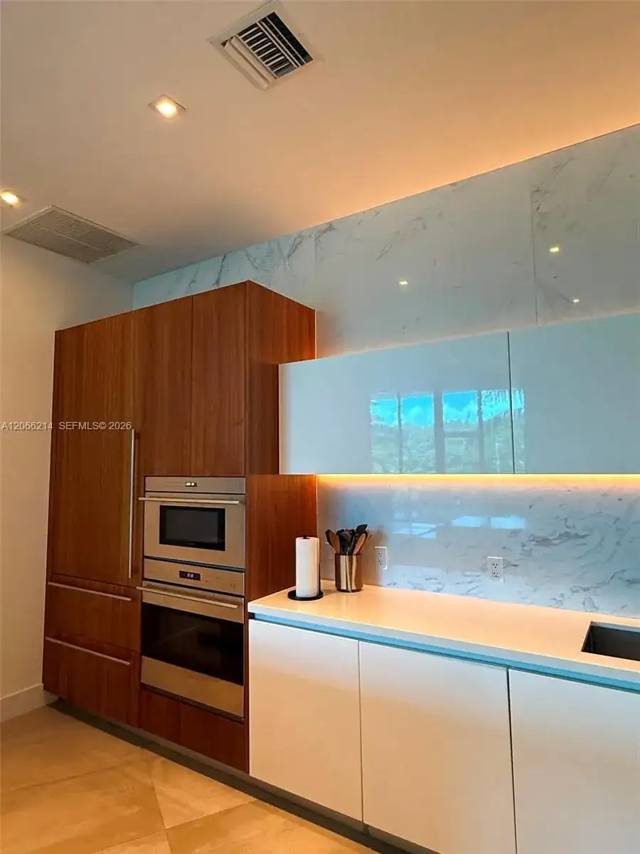 701 N Fort Lauderdale Blvd # 214, Fort Lauderdale FL 33304 photo 5