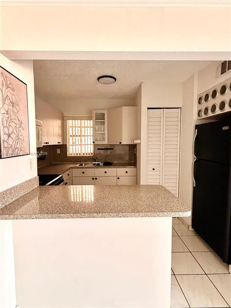 840 NW 87th Ave # 406, Miami FL 33172 photo 3