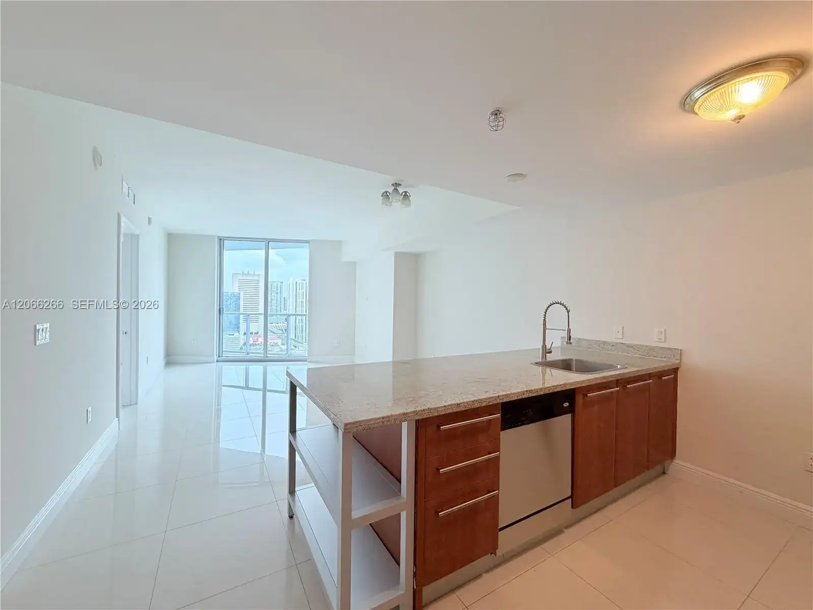 185 SW 7th St # 3105, Miami FL 33130 photo 5