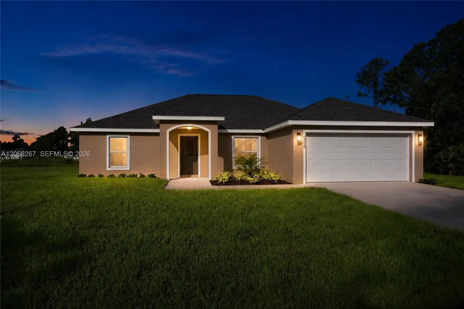 6898 Dickinson Drive, Sebring FL 33872 photo 2