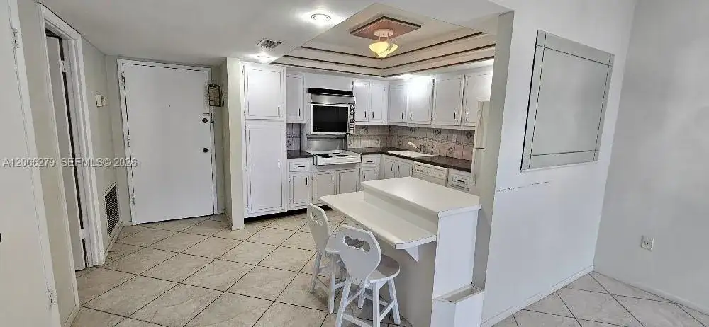 18041 Biscayne Blvd # 203, Aventura FL 33160 photo 3