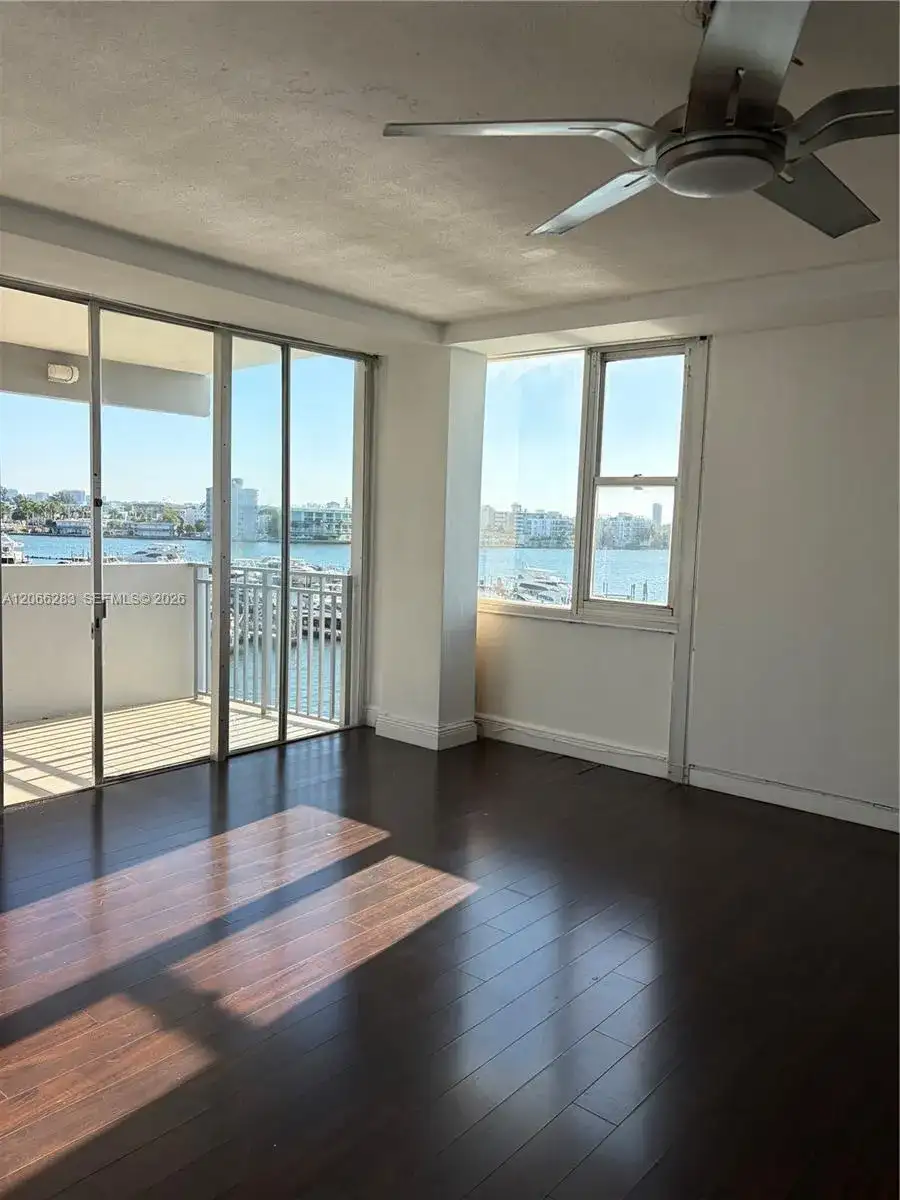 7545 E Treasure Dr # 5G, North Bay Village FL 33141 photo 3