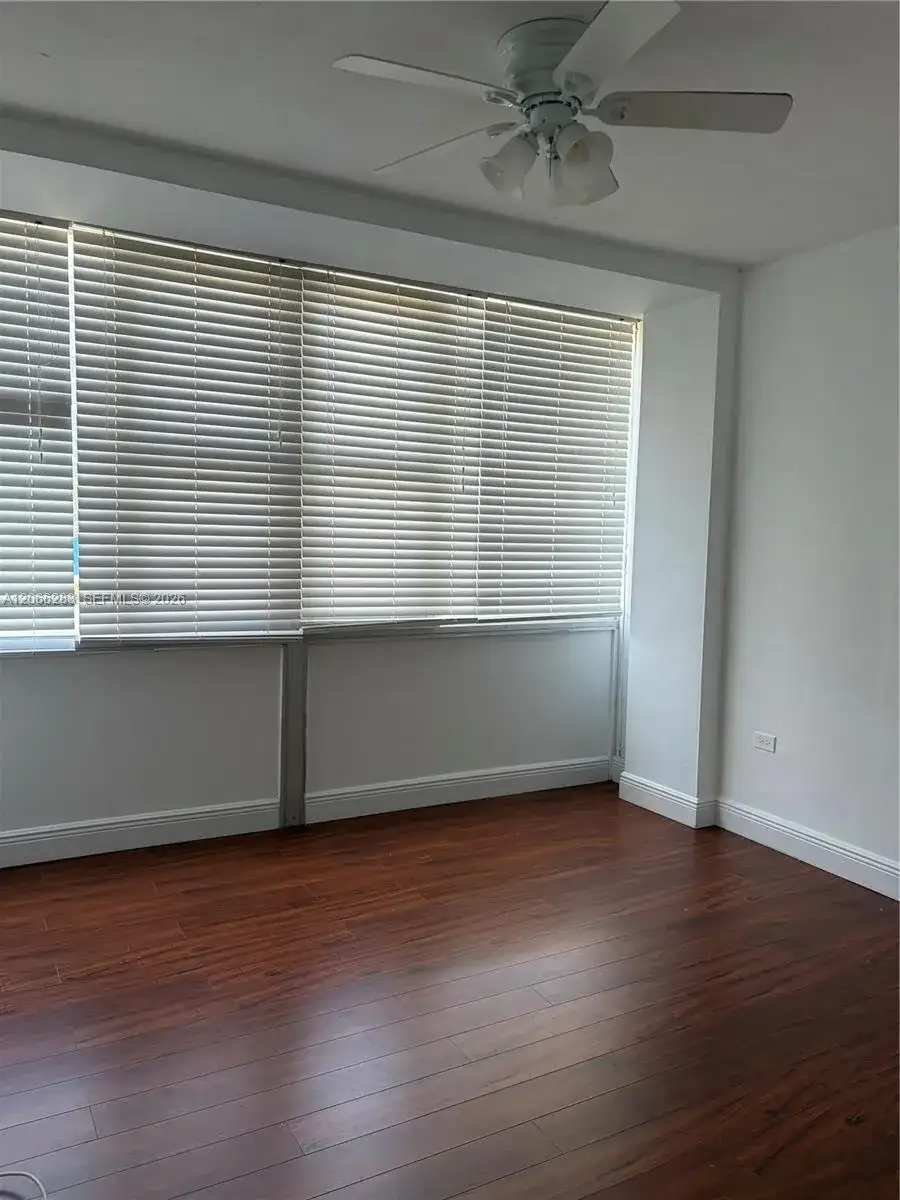 7545 E Treasure Dr # 5G, North Bay Village FL 33141 photo 5