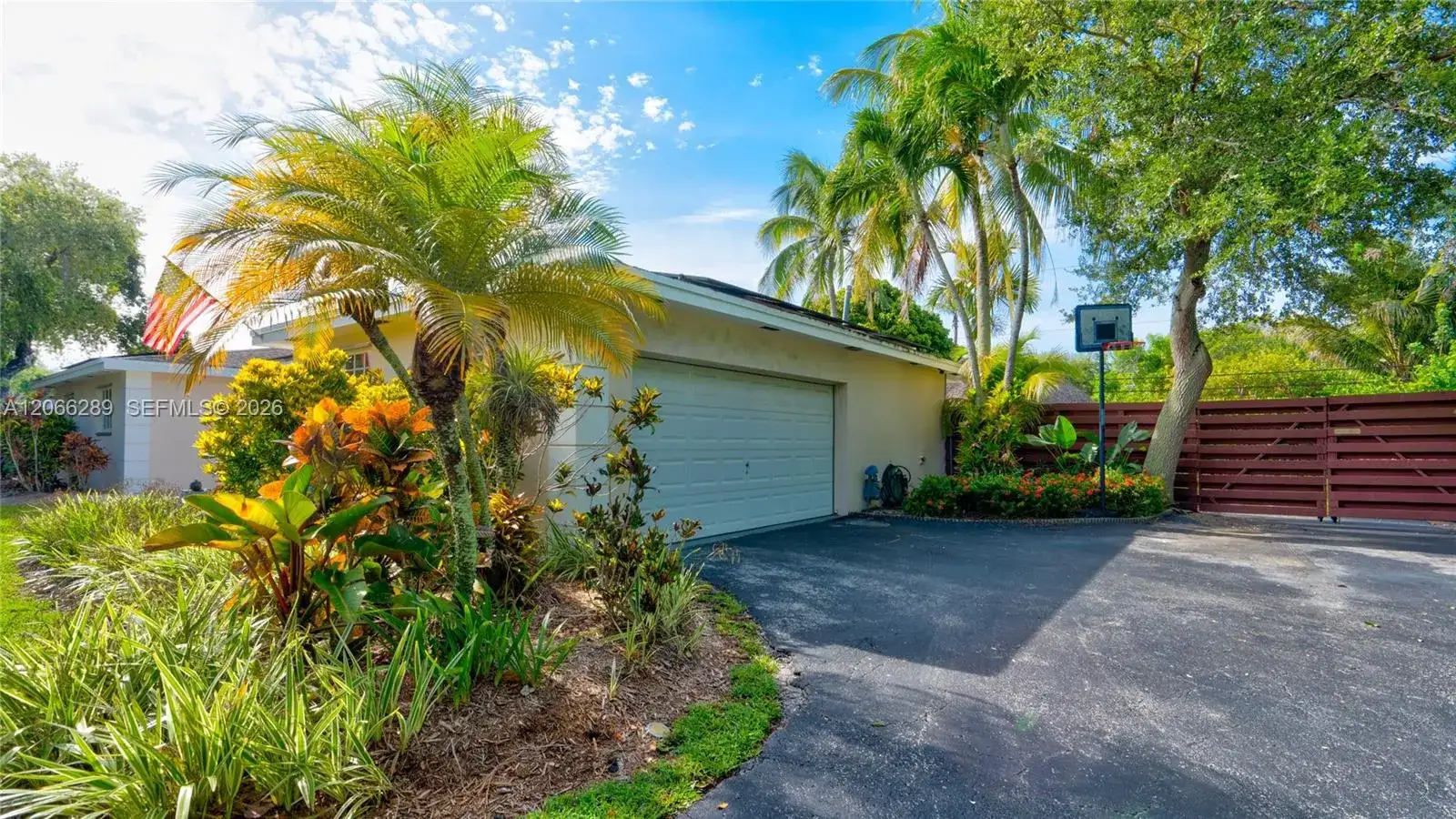 8340 SW 163rd St, Palmetto Bay FL 33157 photo 3