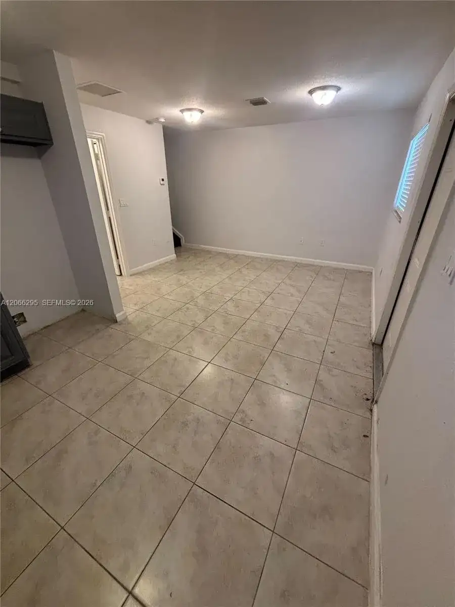 14042 NE 2nd Ave # 14042, Miami FL 33161 photo 4