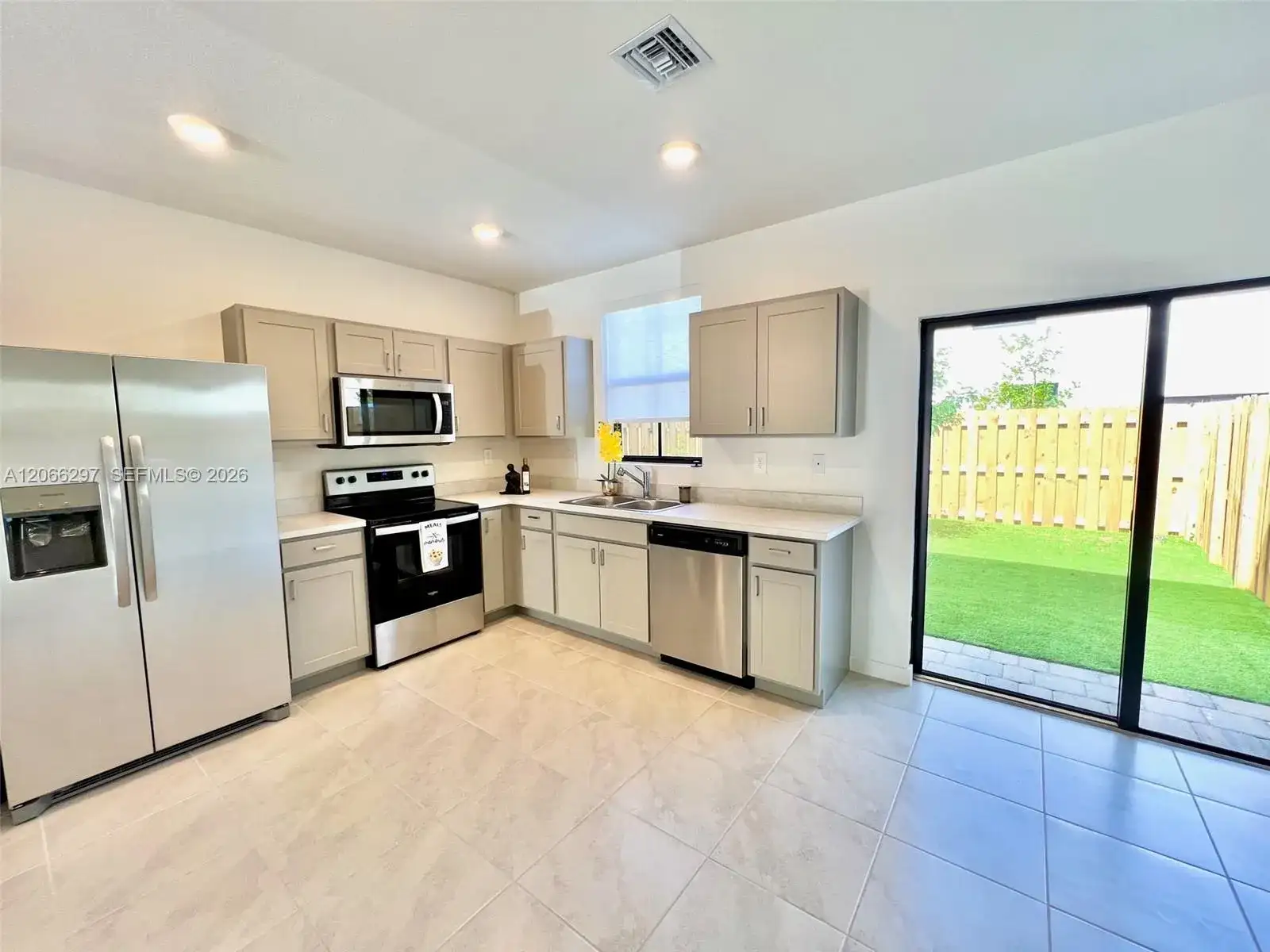 429 NE 12th Street # 0, Florida City FL 33034 photo 2