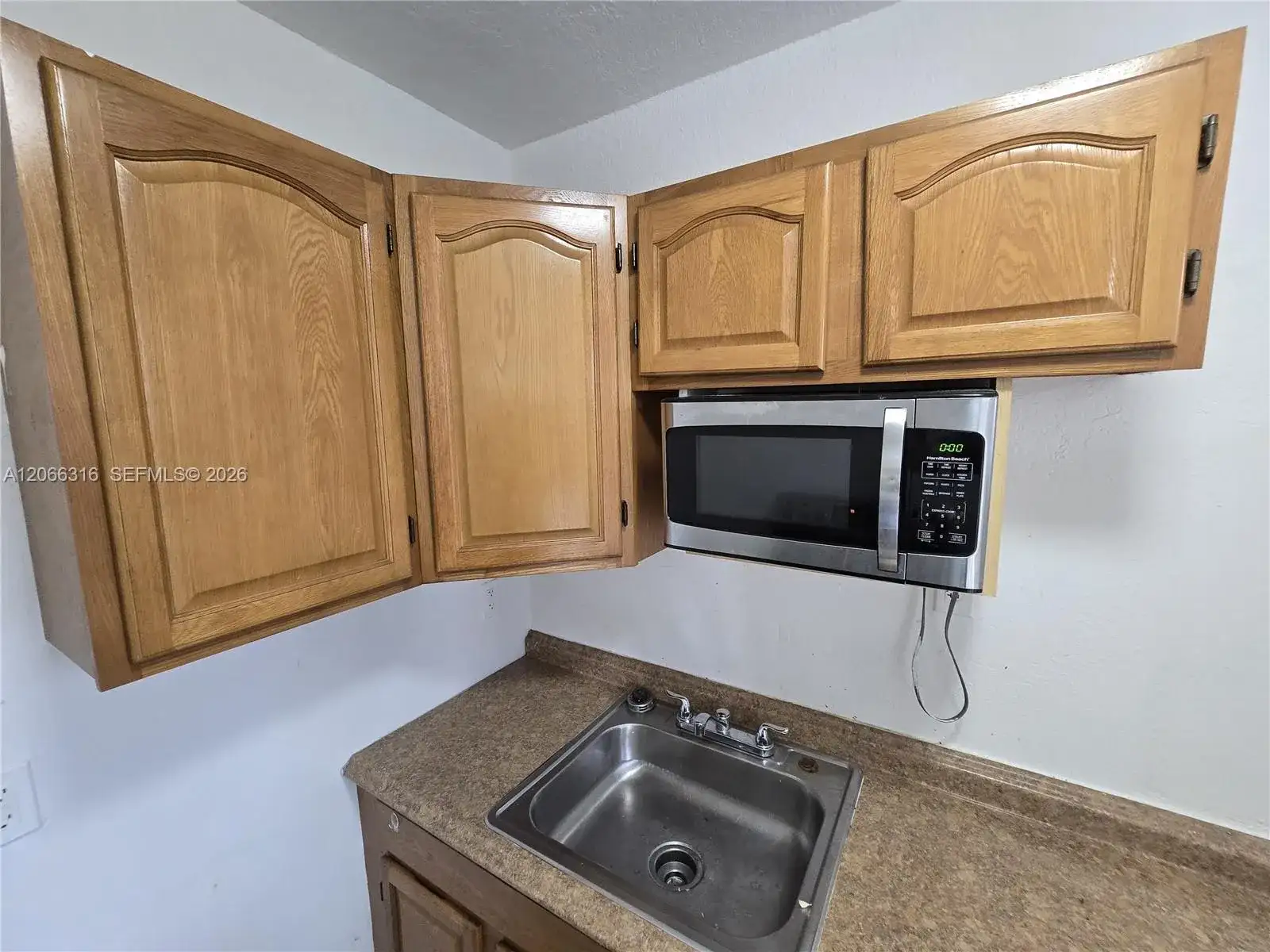 535 NW 7th St # 3, Miami FL 33136 photo 2