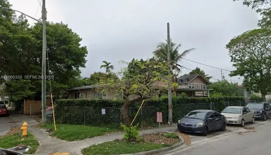 640 SW 5th St # 4, Miami FL 33130