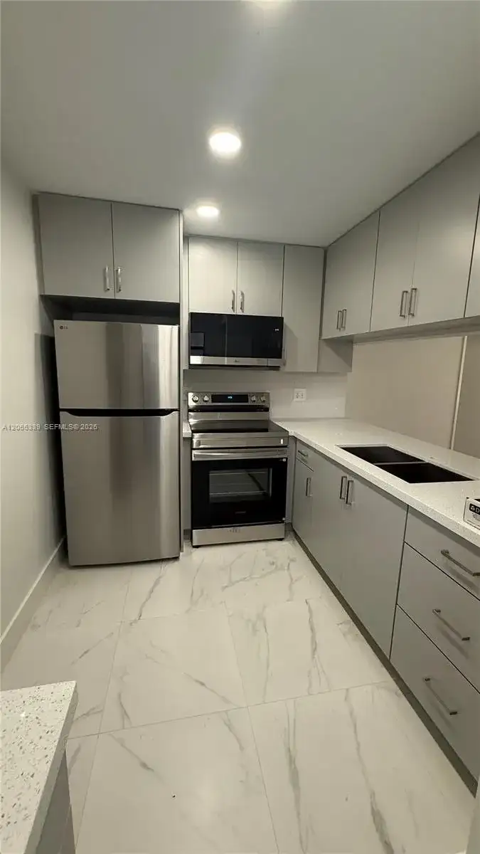 2750 W 63rd Pl # 24, Hialeah FL 33016 photo 4