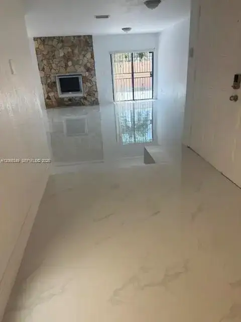 19630 cypress ct # 19630, Miami Lakes FL 33015 photo 3