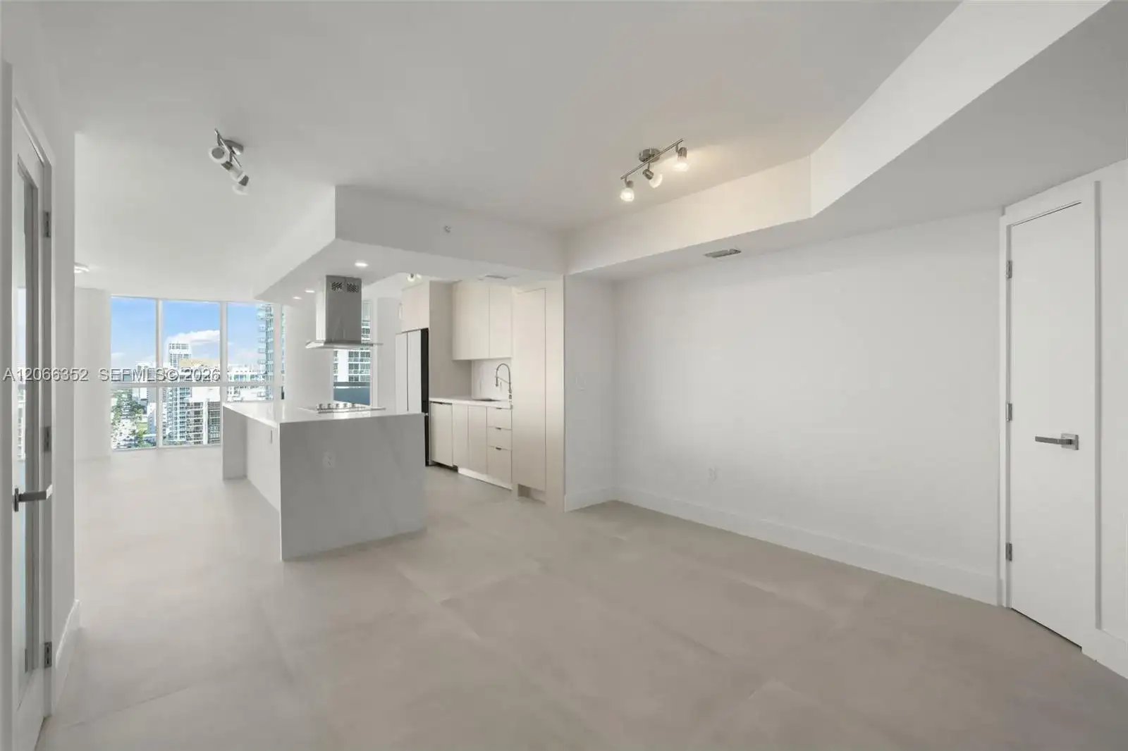 6301 Collins Ave # 2307, Miami Beach FL 33141 photo 2