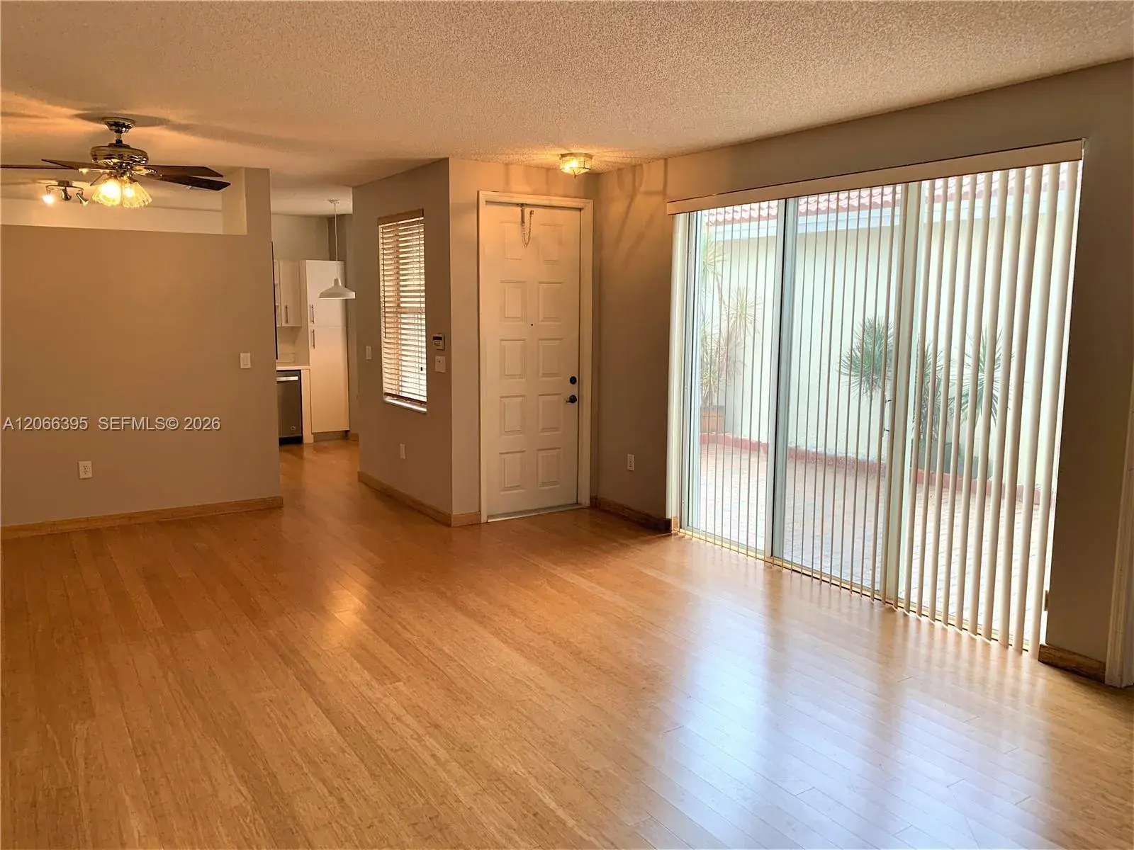 1130 Buttonwood Ln, Hollywood FL 33019