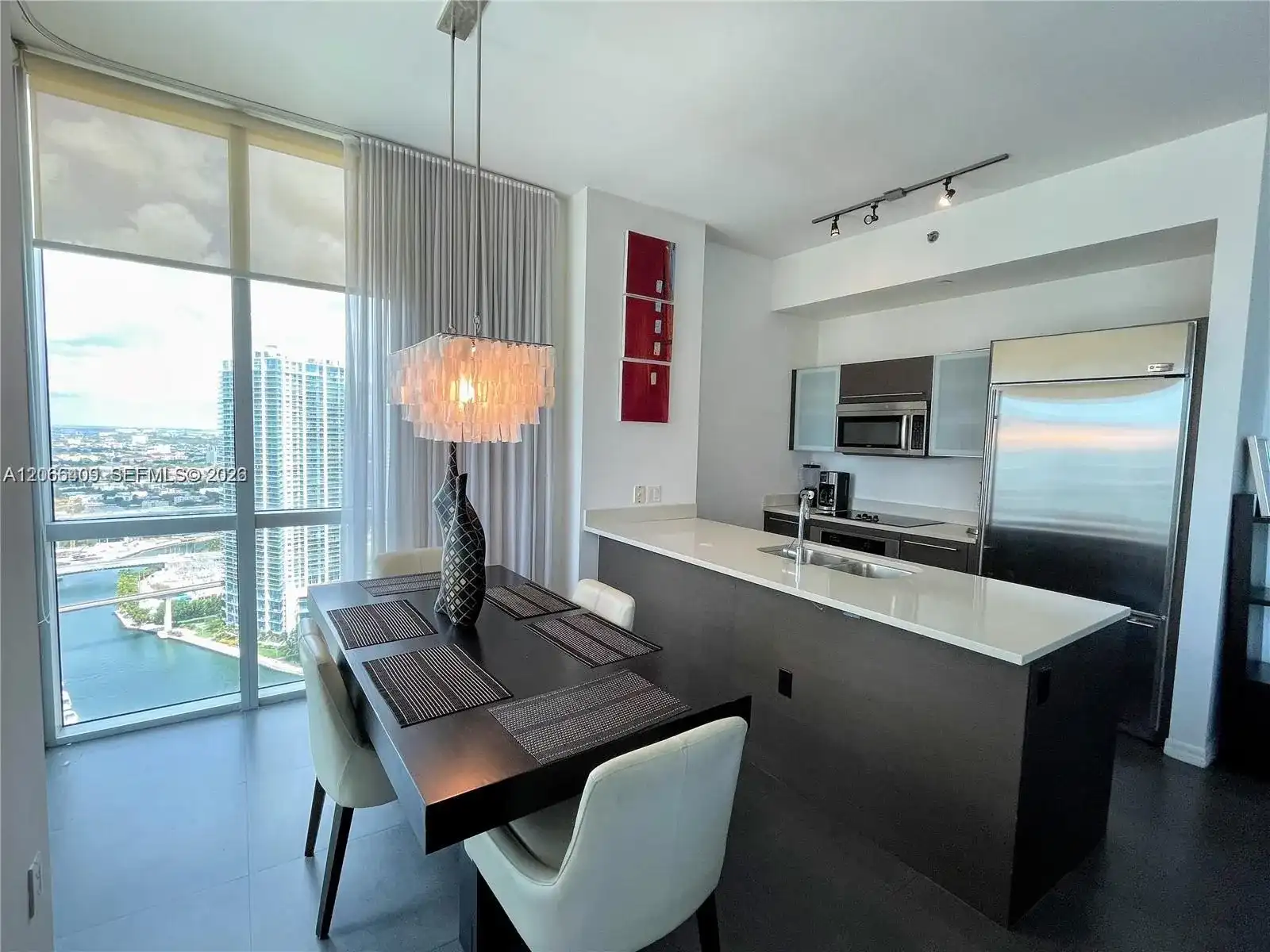 55 SE 6th St # 4102, Miami FL 33131