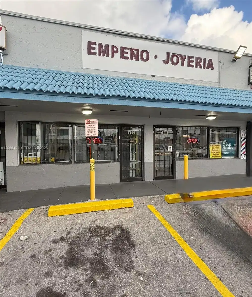 W Palm Ave, Hialeah FL 33010