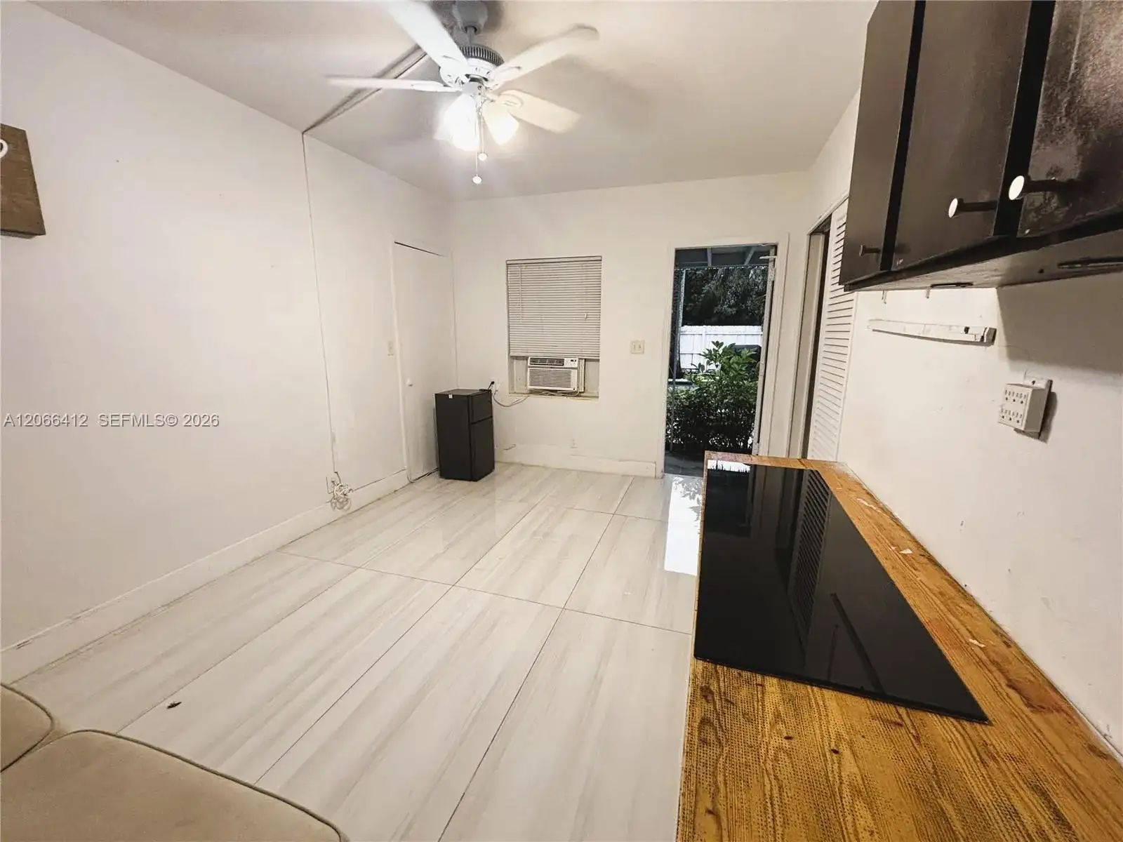 250 SE Park St # 3, Dania Beach FL 33004 photo 4