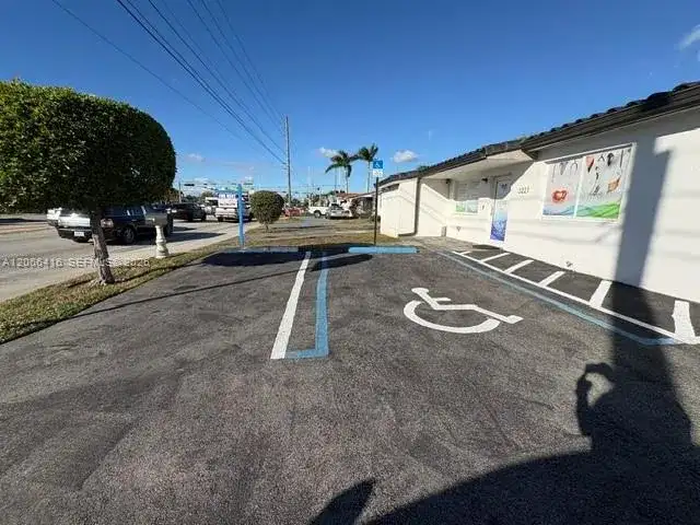 3221 SW 107th Ave, Miami FL 33165 photo 2