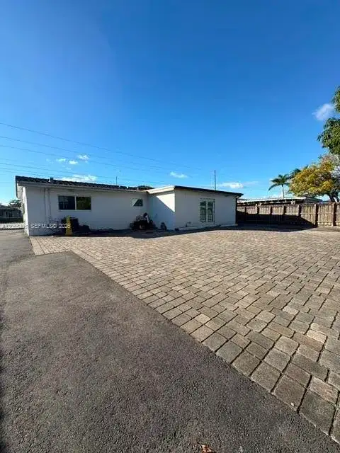 3221 SW 107th Ave, Miami FL 33165 photo 4