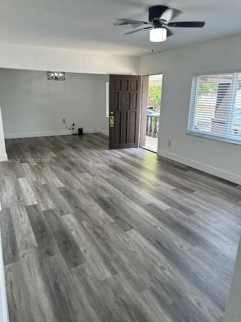 160 W 60th St # 0, Hialeah FL 33012 photo 2
