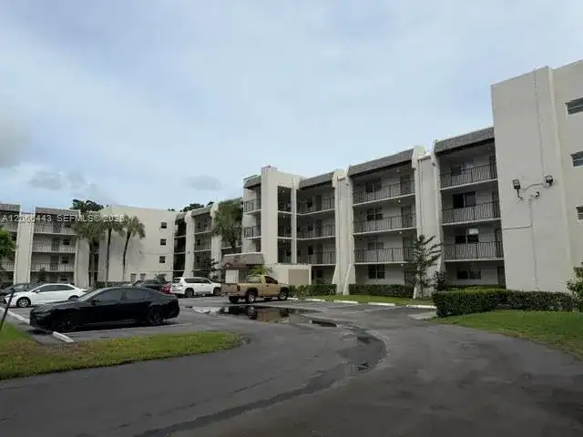 9420 Poinciana Pl # 407, Davie FL 33324