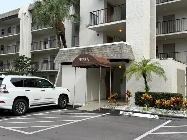 9420 Poinciana Pl # 407, Davie FL 33324 photo 2