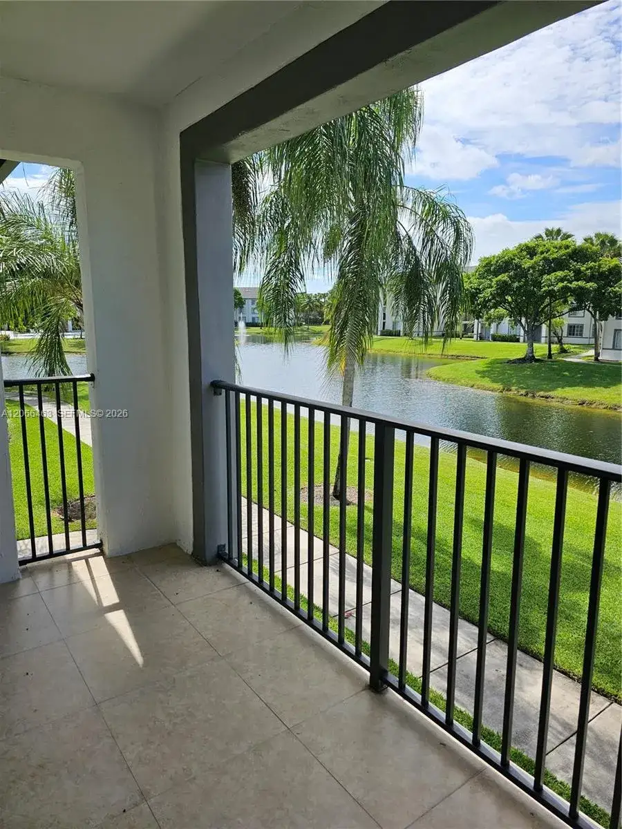 4520 NW 107th Ave # 10, Doral FL 33178