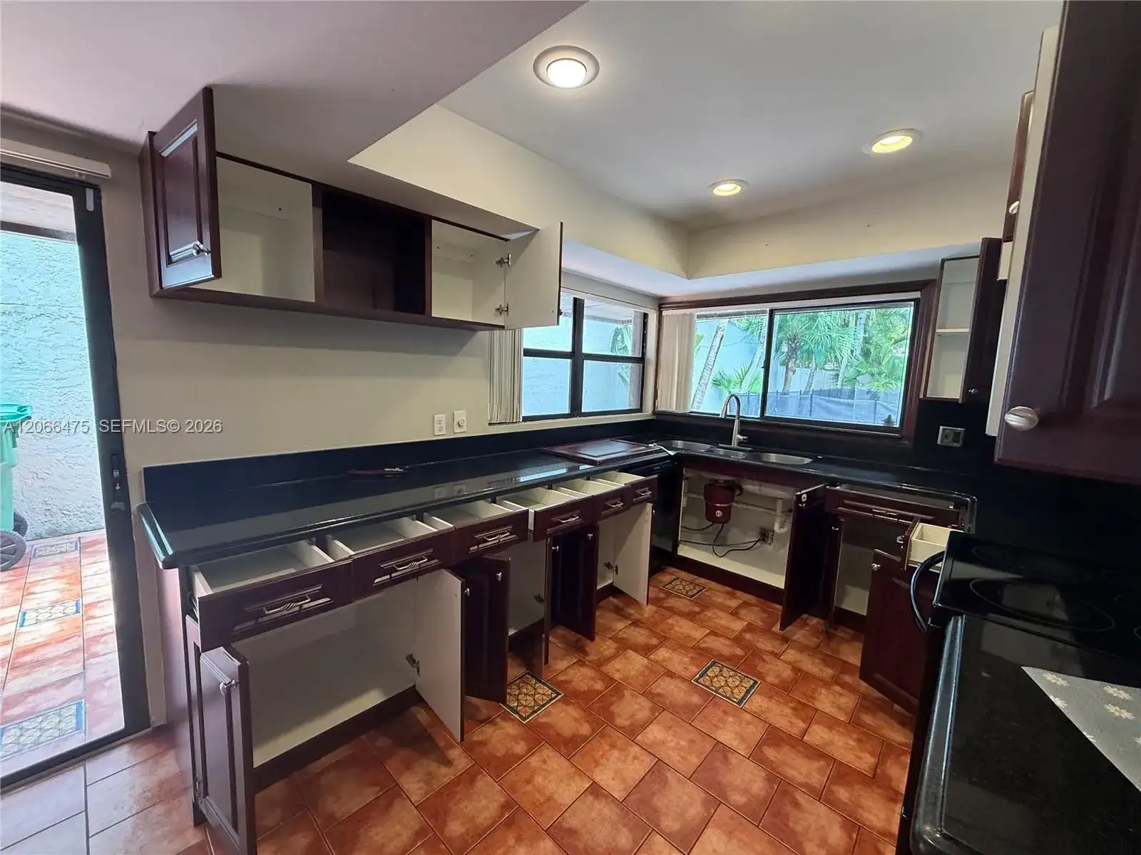7828 SW 118th Ct, Miami FL 33183 photo 2