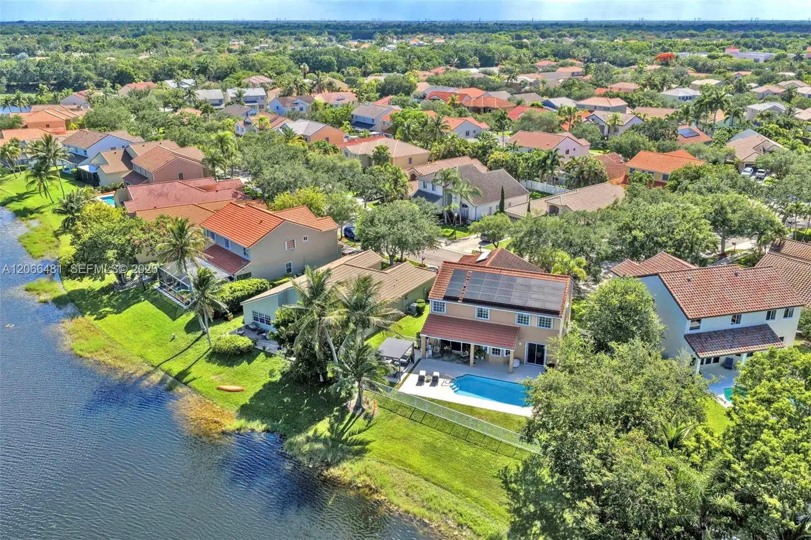 480 Cambridge Dr, Weston FL 33326 photo 2