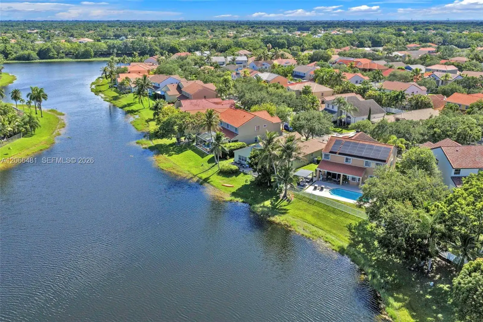480 Cambridge Dr, Weston FL 33326 photo 3