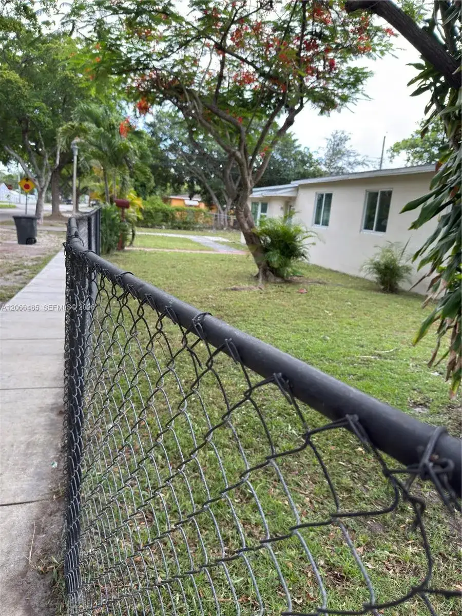 12780 NW 16th Ave, North Miami FL 33167