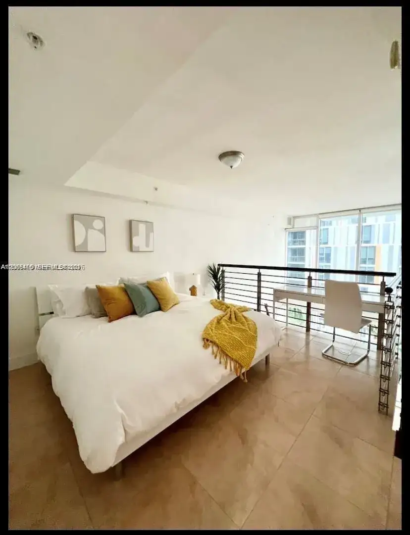 41 SE 5th St # 414, Miami FL 33131 photo 5