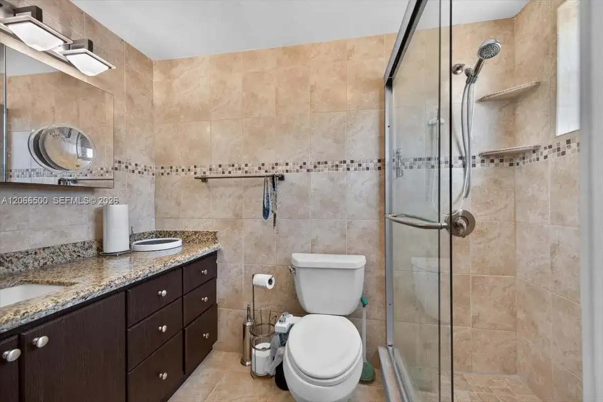 180 NE 12th Ave # 11D, Hallandale Beach FL 33009 photo 5