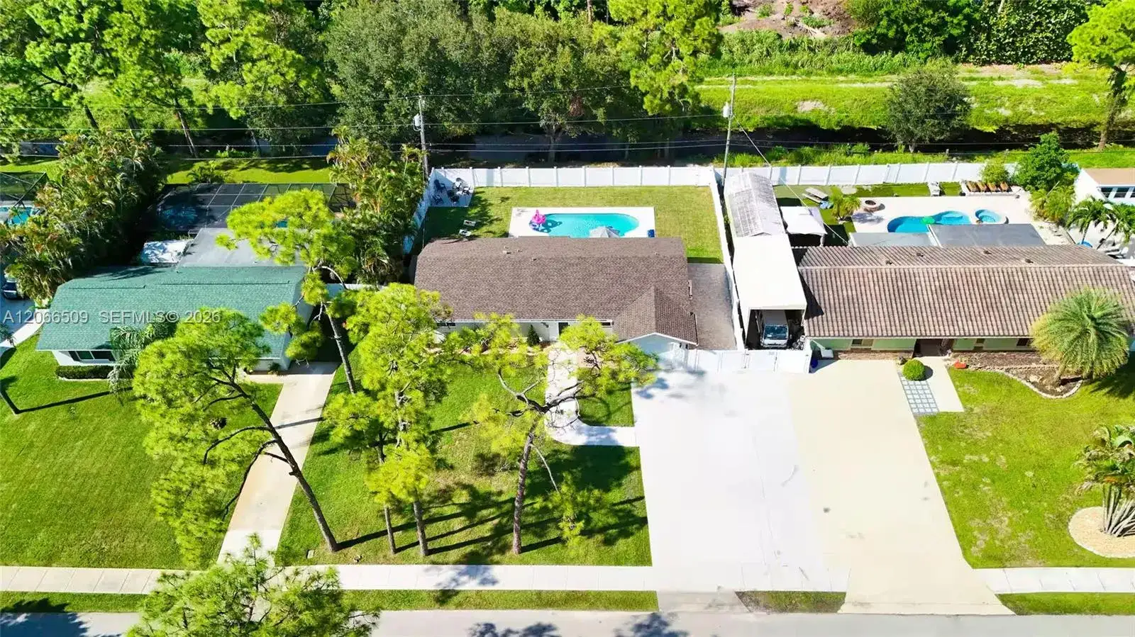 4899 Canal Dr, Lake Worth FL 33463 photo 5