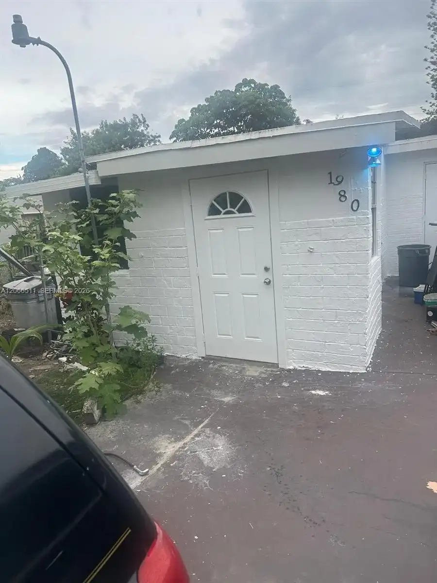 1980 Service Rd, Opa-Locka FL 33054