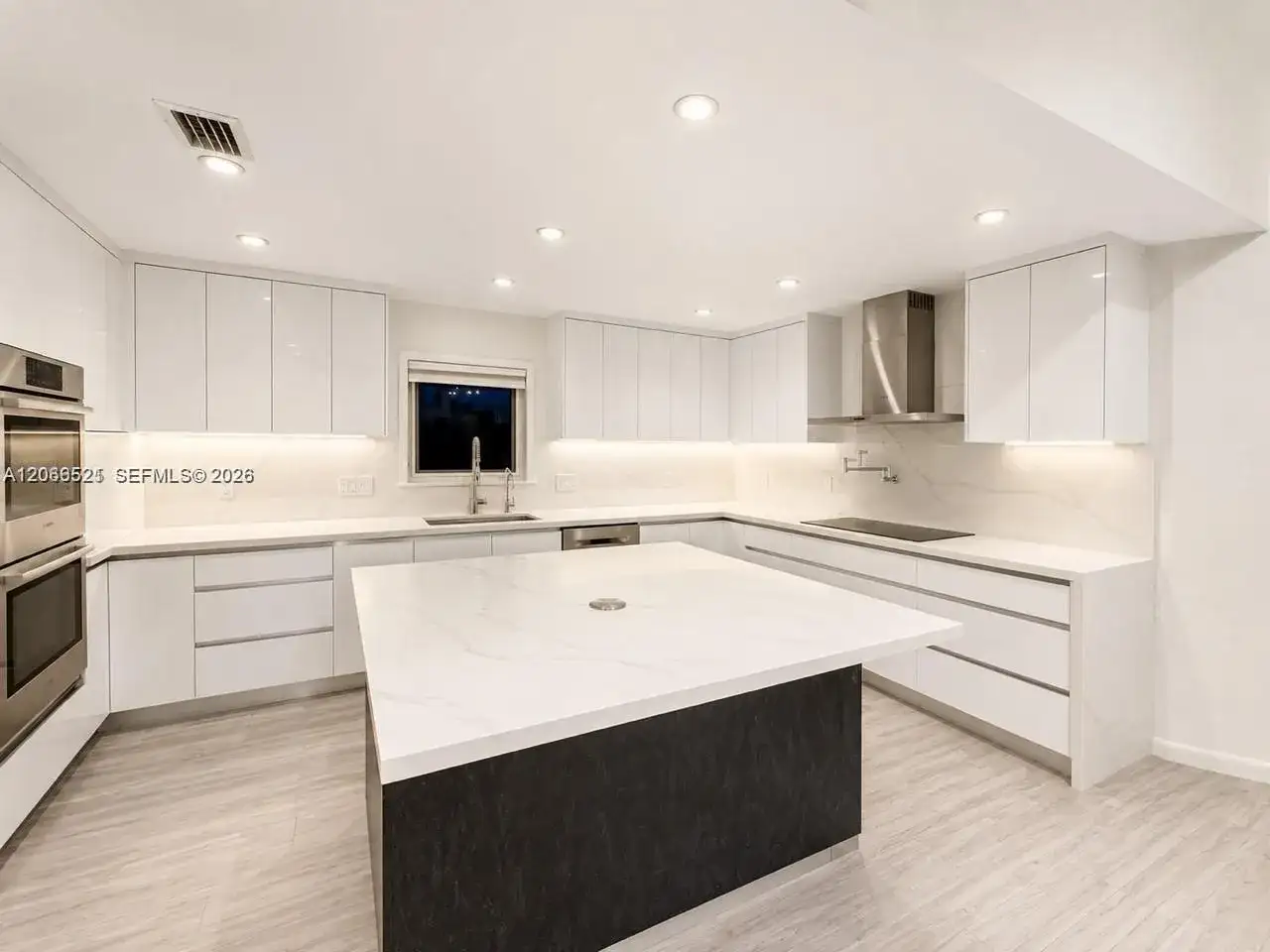 2616 Oakbrook Ct, Weston FL 33332 photo 3