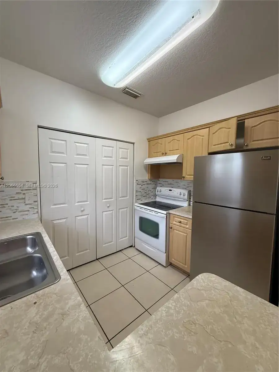 761 NW 24th Ct # 761, Miami FL 33125 photo 3