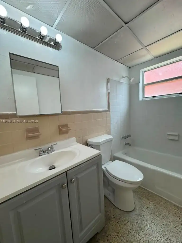 735 W 15th St # 4, Hialeah FL 33010