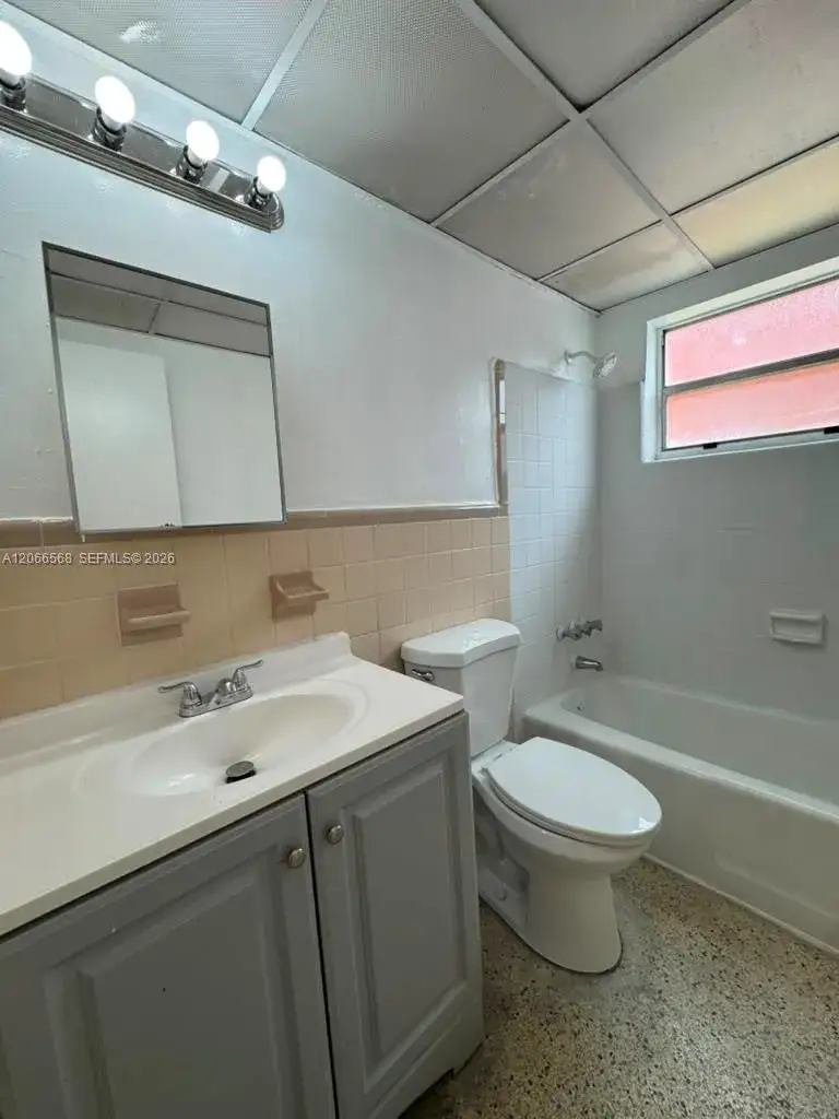 735 W 15th St # 4, Hialeah FL 33010
