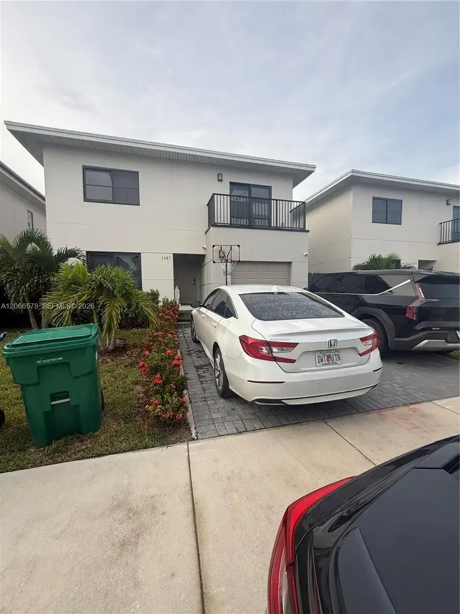 1387 NW 2nd Ln, Florida City FL 33034 photo 2