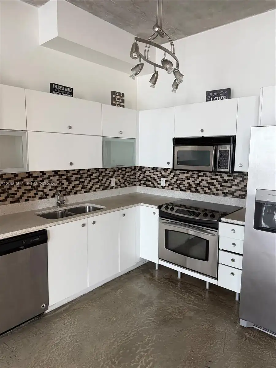 234 NE 3rd St # 1603, Miami FL 33132 photo 4