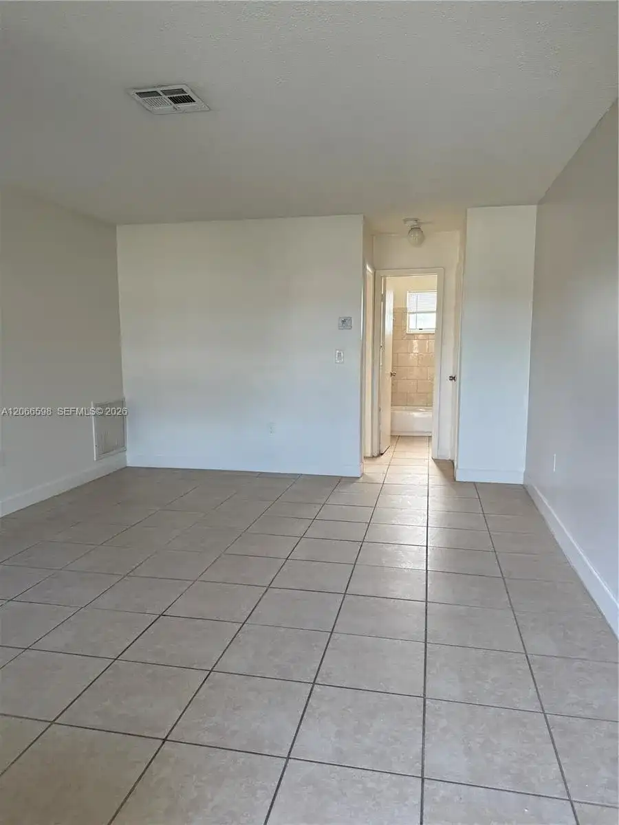 7241 Venetian St # 11, Miramar FL 33023