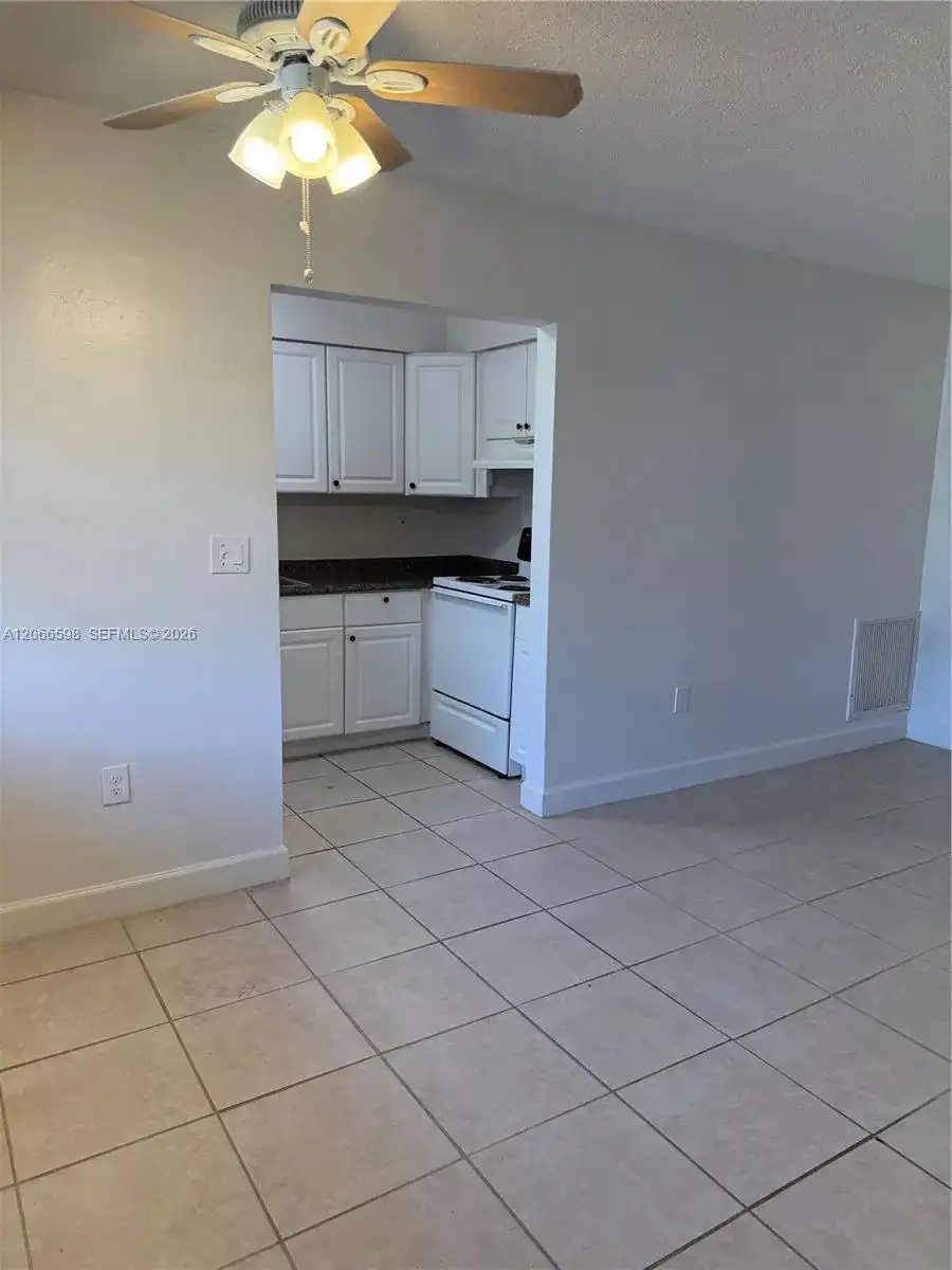 7241 Venetian St # 11, Miramar FL 33023 photo 2