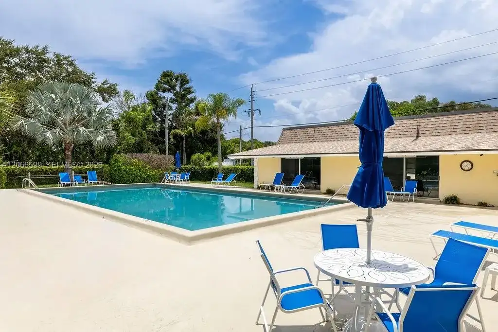1166 6th Ave # B3, Vero Beach FL 32960