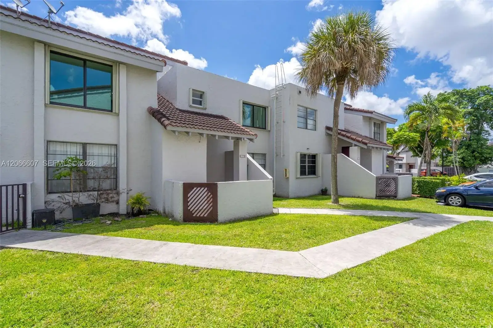 860 NW 106th Ave # 5, Miami FL 33172 photo 2