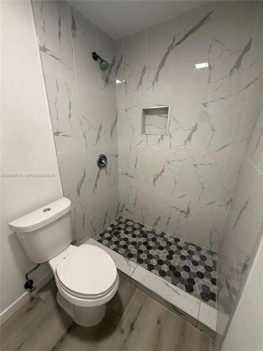 2910 NW 6th Ct, Pompano Beach FL 33069 photo 3