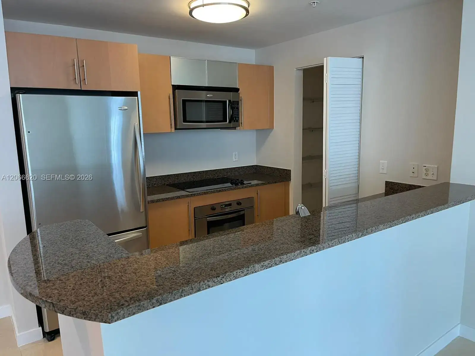 300 S Biscayne Blvd # 2804, Miami FL 33131 photo 3