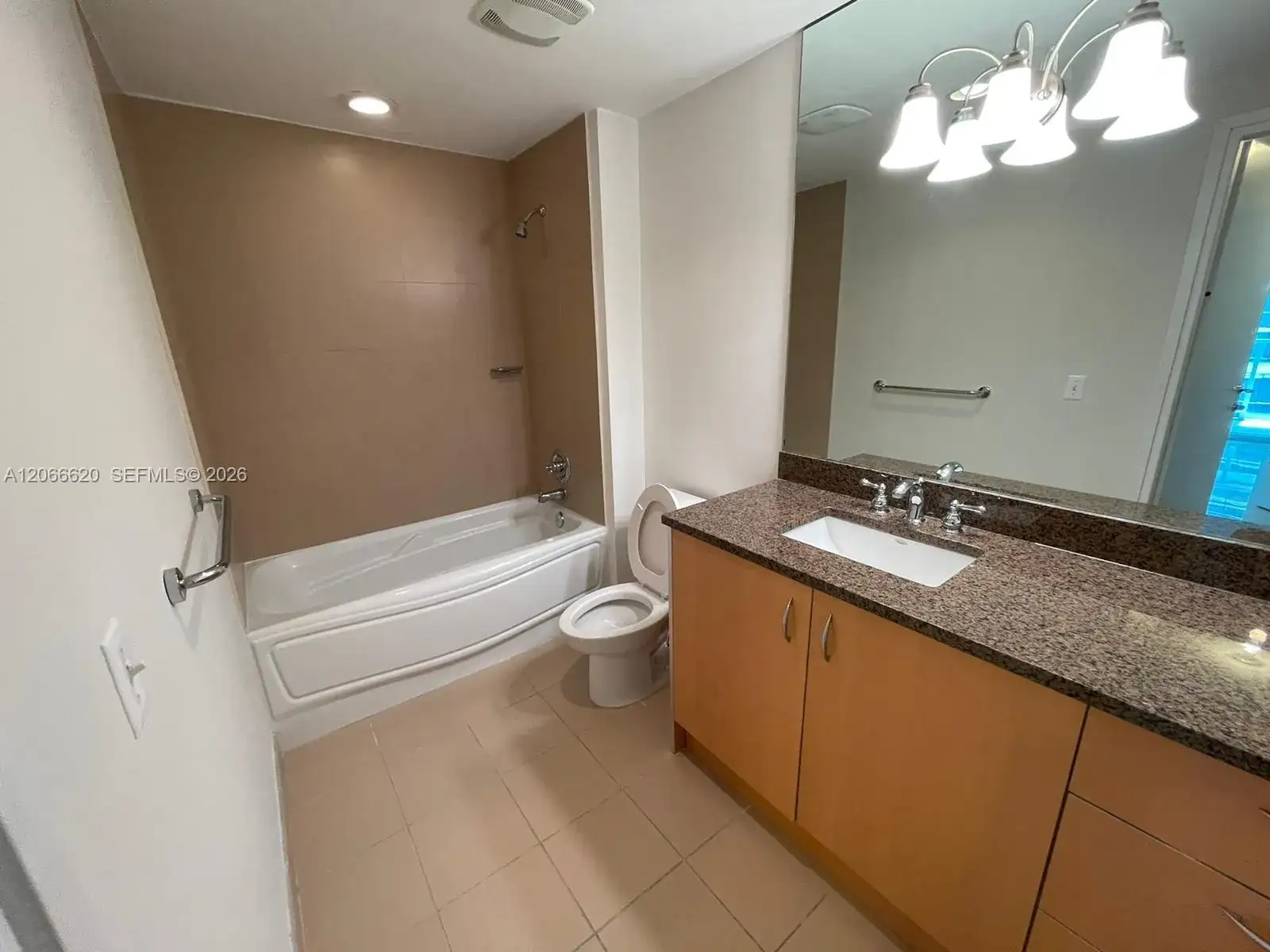 300 S Biscayne Blvd # 2804, Miami FL 33131 photo 4